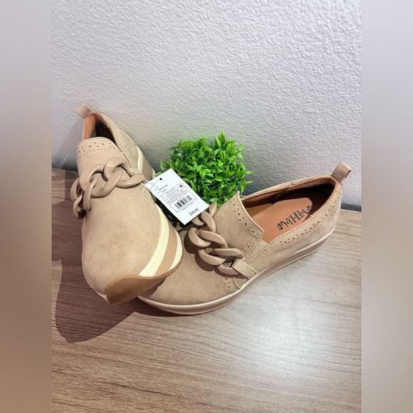 Stylish Tan Women's Slip-On Shoes - Picture 4 of 4